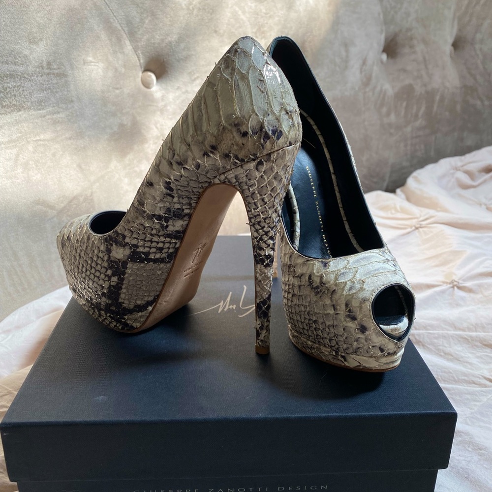 Giuseppe Zanotti Sharon Pl. Sand